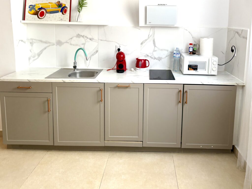 kitchen zoom